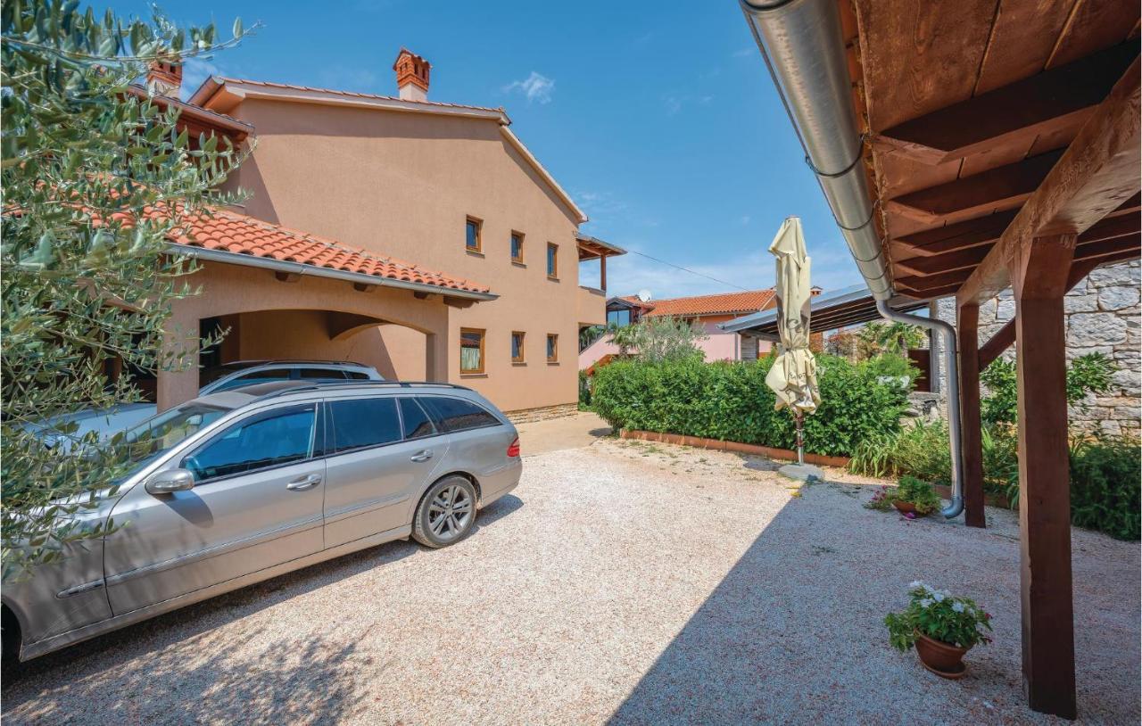 Stunning Apartment In Rovinj With Kitchen Exterior foto